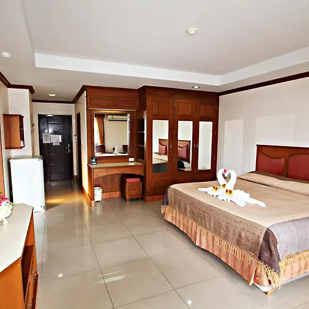 Lek Hotel Pattaya