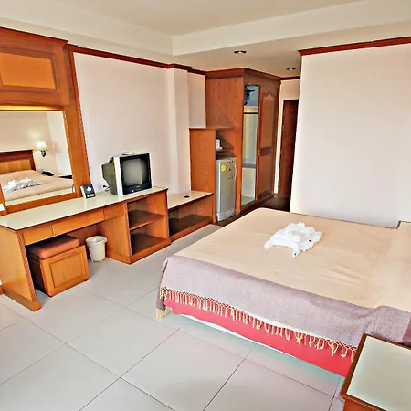 Lek Hotel