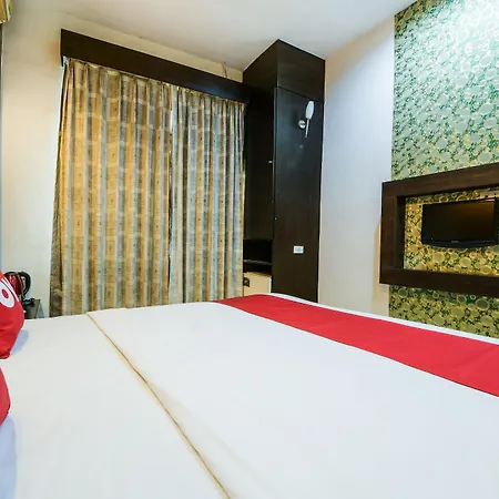 Hotel Tez Palace