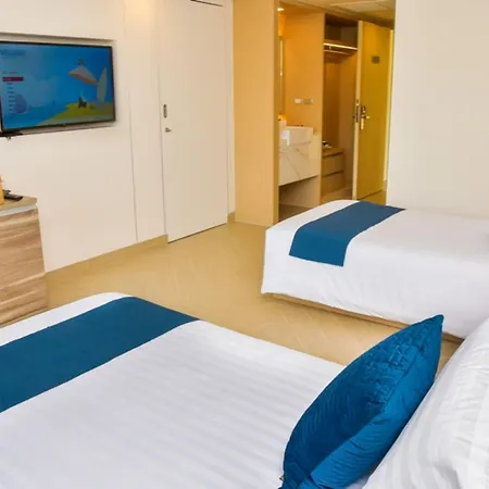 Golden Tulip Beachfront 5*