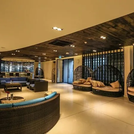 Golden Tulip Beachfront Hotel 5*