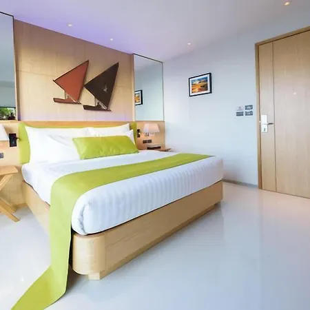 Deep Blue Z10 โรงแรม Pattaya