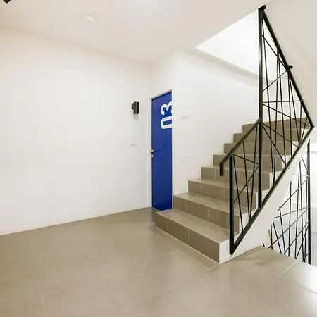 The Story Poshtel