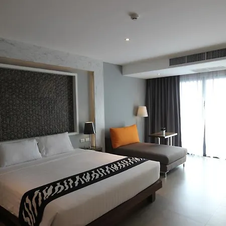 Season Five Hotel 4*