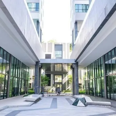 The Base อพาร์ทเม้น *