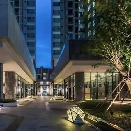 The Base อพาร์ทเม้น