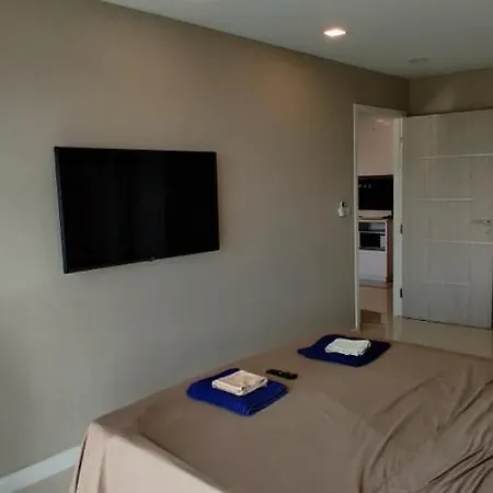 One Tower Seaview 64 อพาร์ทเม้น *