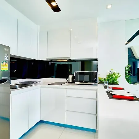 Center By Tech Apartment