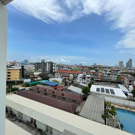 อพาร์ทเม้น Trendy In Center Pattaya