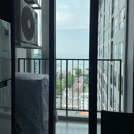 The Base Central ถูกและดี Aparthotel Pattaya
