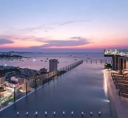 The Base Central ถูกและดี * Pattaya