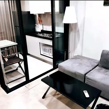 The Base Central ถูกและดี Aparthotel Pattaya