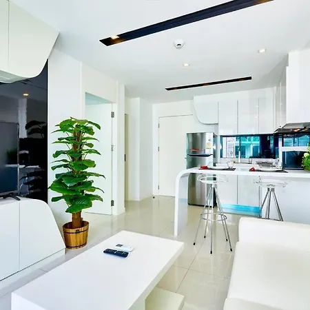 Center By Tech Apartment *