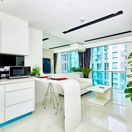 Center By Tech Apartment *