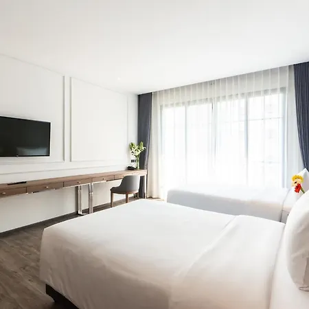 โรงแรม One Patio - Sha Extra