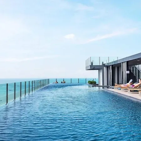 -amazing Location With Infinity Pool *