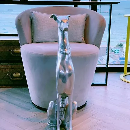 The Base Sea View Apartment *