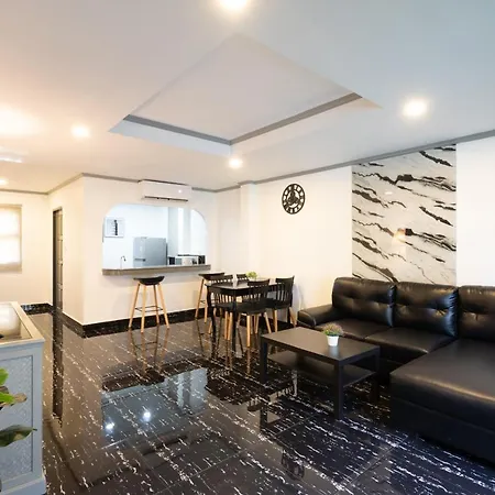 Del Max Apartment