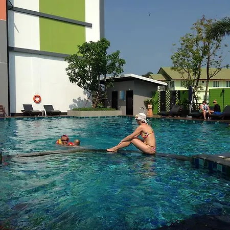 Lakkhana Poolside Pattaya