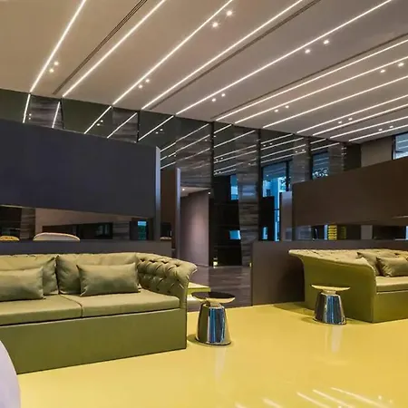 Great Location With Infinity Pool -