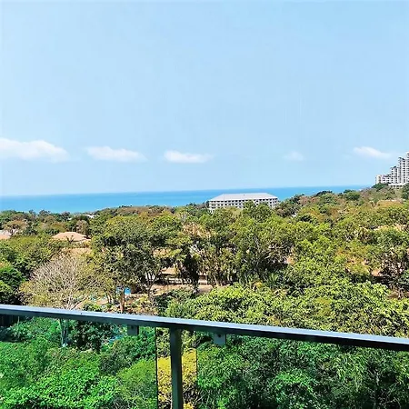 1 Tower Seaview 86 By Thaininatorpattaya อพาร์ทเม้น