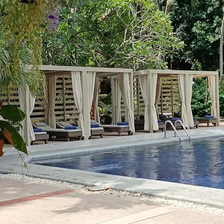 Let's Hyde & - Pool โรงแรม