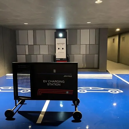 อพาร์ทเม้น Edge Central