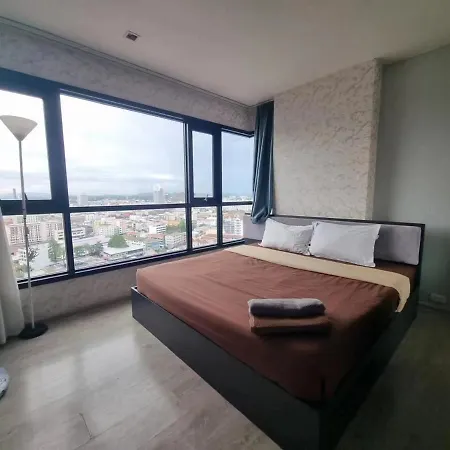 The Base Central Infinity Pool อพาร์ทเม้น Pattaya