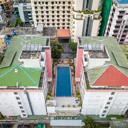 Eastiny Place โรงแรม