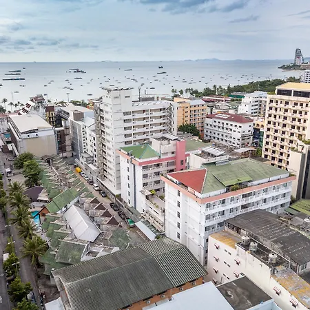 Eastiny Place โรงแรม Pattaya