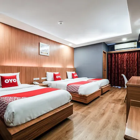 Curve Boutique 3*