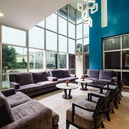 Curve Boutique Hotel