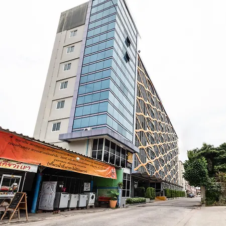 Curve Boutique Hotel 3*