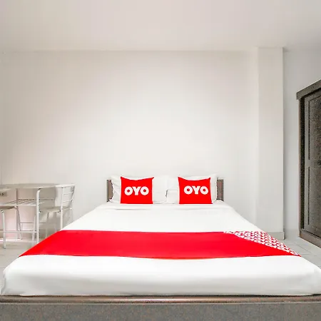 Oyo 850 Hotel 2*