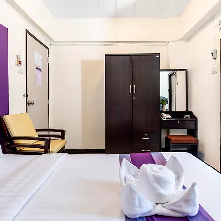 โรงแรม Sawasdee Sunshine 2*