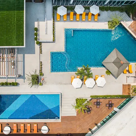 โรงแรม J 4*