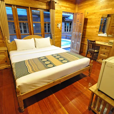Hotel Basaya & 3*