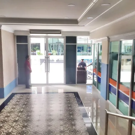 โรงแรม Eastiny 4*