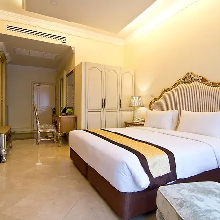 โรงแรม แอลเค รอยัลสวีท 4*