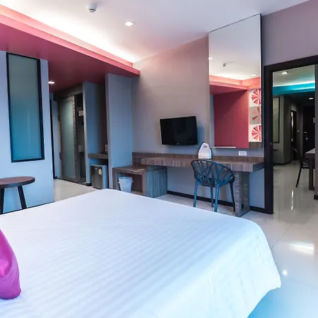 J โรงแรม 4*
