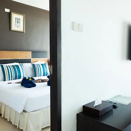 Vogue Hotel 4*