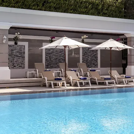 เดอะเบเวอร์ลีโฮเทลพัทยา โรงแรม 4*