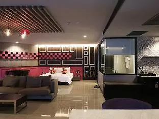โรงแรม Tsix5 Phenomenal 5*