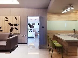 Tsix5 Phenomenal โรงแรม 5*