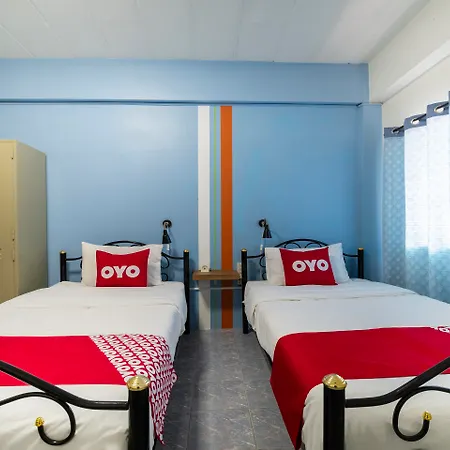 Oyo 838 Aromdee Hotel