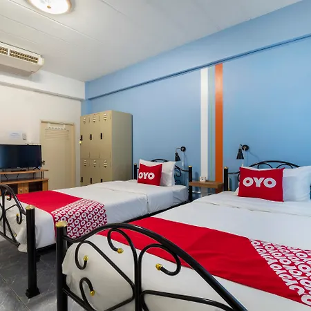 Oyo 838 Aromdee Hotel 2*