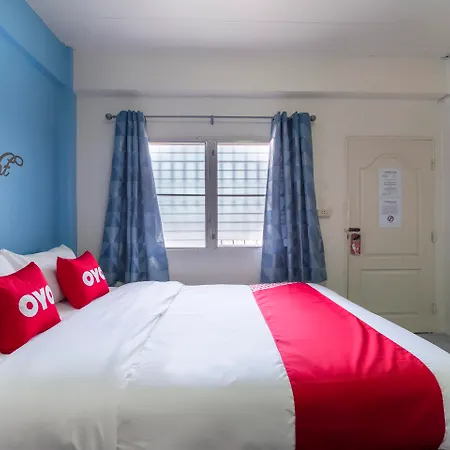 Oyo 838 Aromdee Hotel 2*