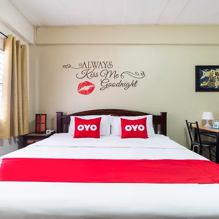 Oyo 838 Aromdee Hotel 2*