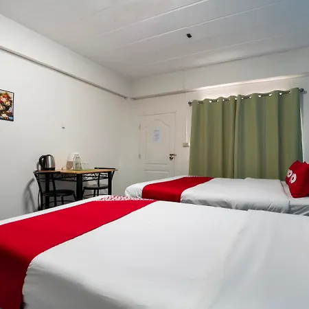 Oyo 838 Aromdee Hotel 2*