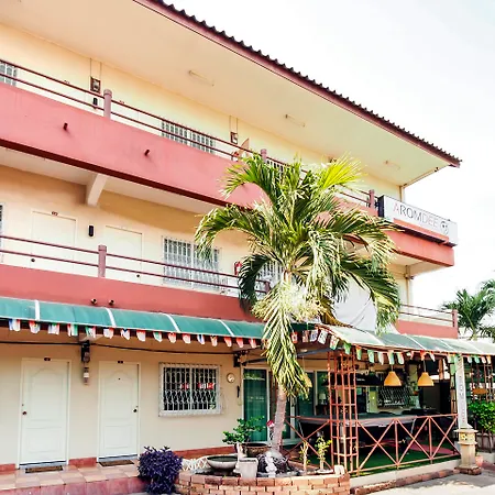Hotel Oyo 838 Aromdee